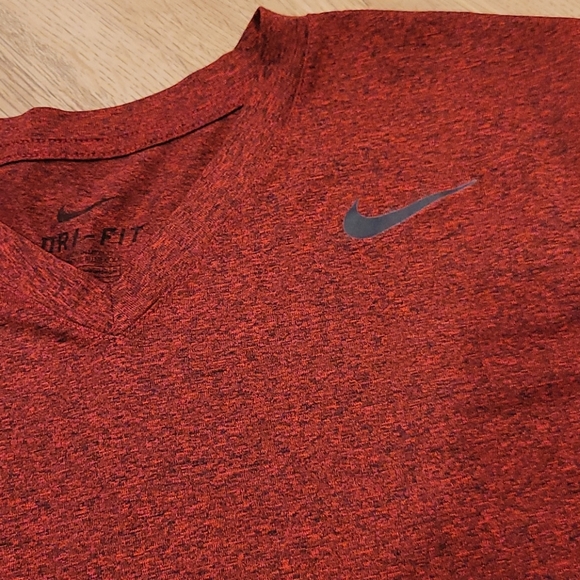 NWOT Nike Dri-Fit V-neck Tee - Picture 3 of 4